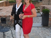 Els Cools (nummer 5) met Lucie Scheers (15)