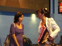 Nadia praat nog even na met Conny